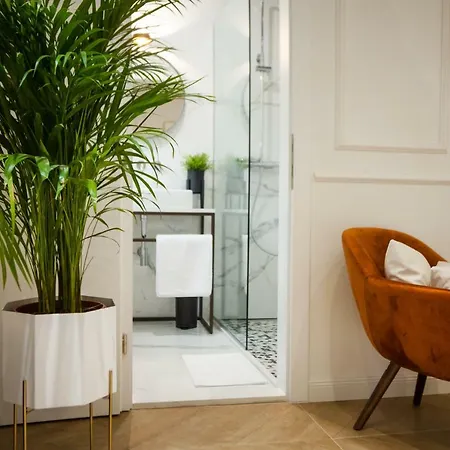 Club 5 Boutique 4*