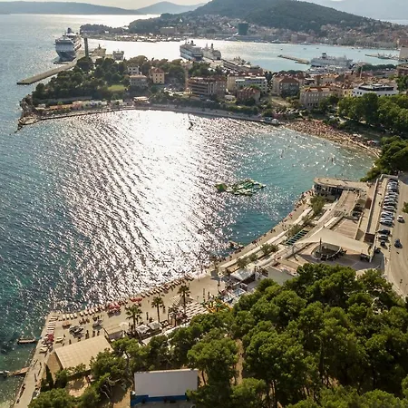 Club 5 Boutique Πανσιόν Σπλιτ