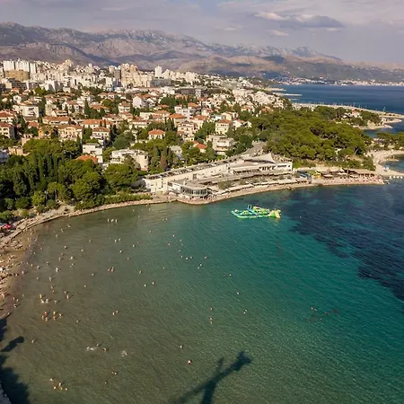 Club 5 Boutique Πανσιόν Σπλιτ