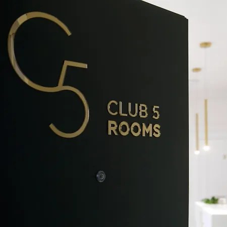 Club 5 Boutique Pensión 4*